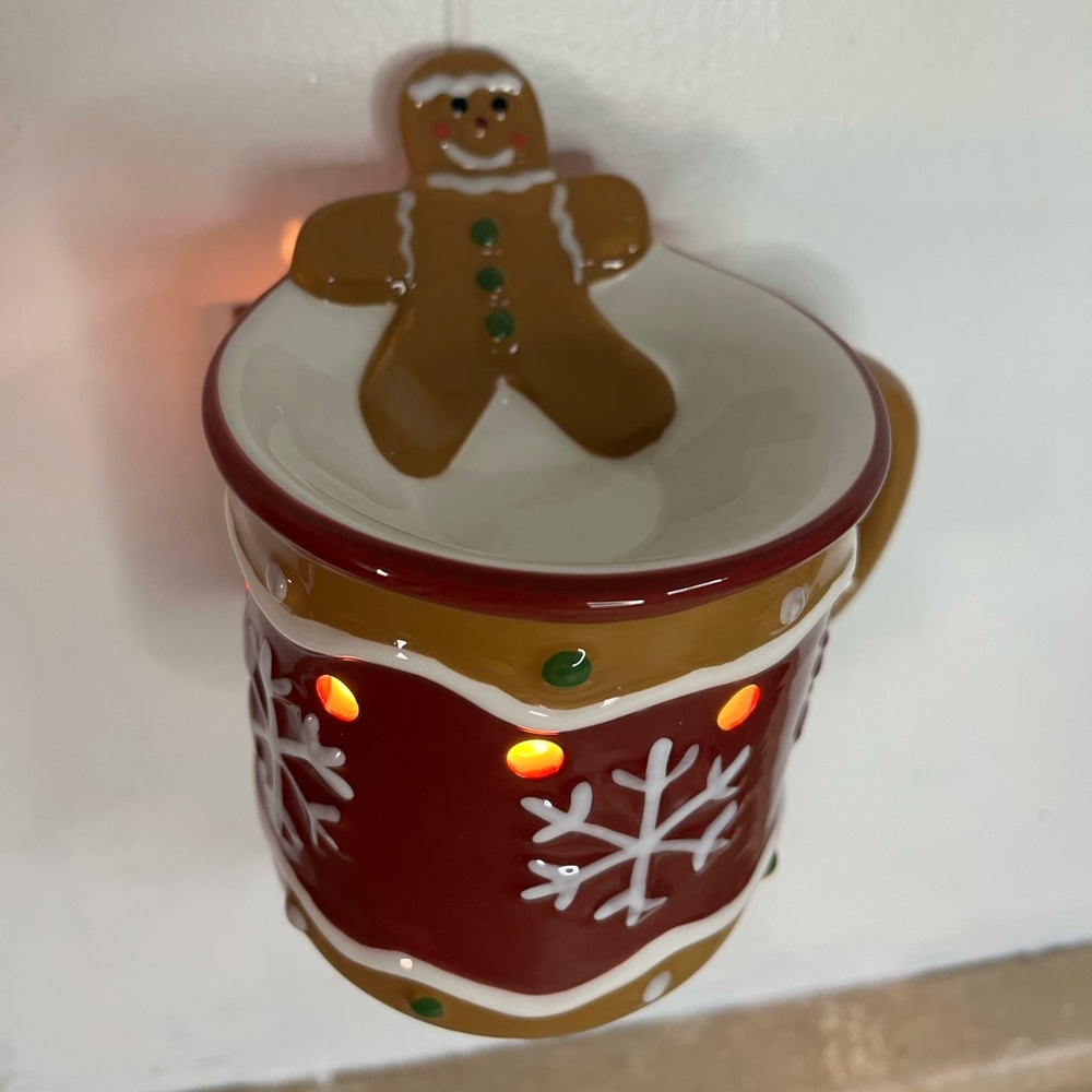Scentsy Gingerbread Man Wax Warmer - Picture 2 of 2